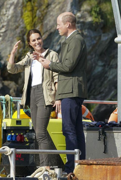 Kate Middleton and Prince William at Car-y-Mor Seaweed Farm in Wales 09/08/2023 3