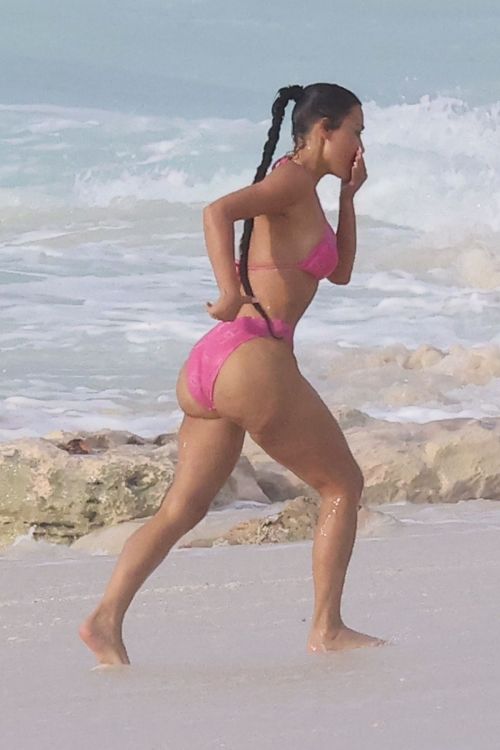 Kim Kardashian Bikini Day at Turks and Caicos Beach 09/08/2023 6