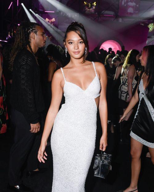 Lily Chee Arrives at Victoria