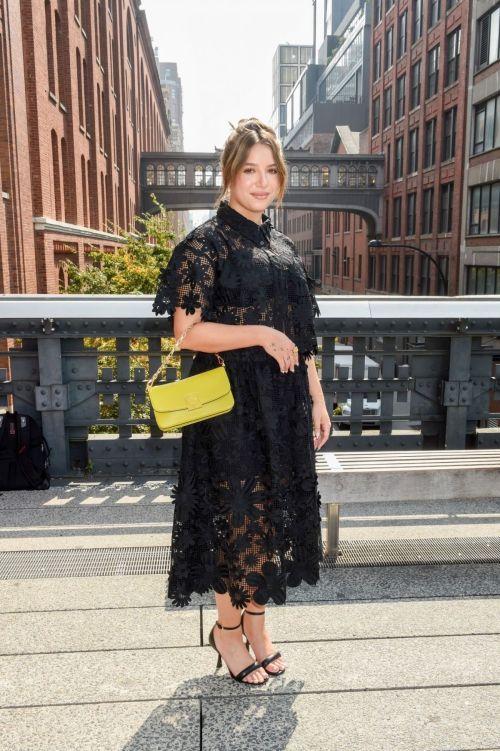 Mackenzie Ziegler at Kate Spade Spring 2024 Ready-to-Wear Runway Show 09/08/2023 4