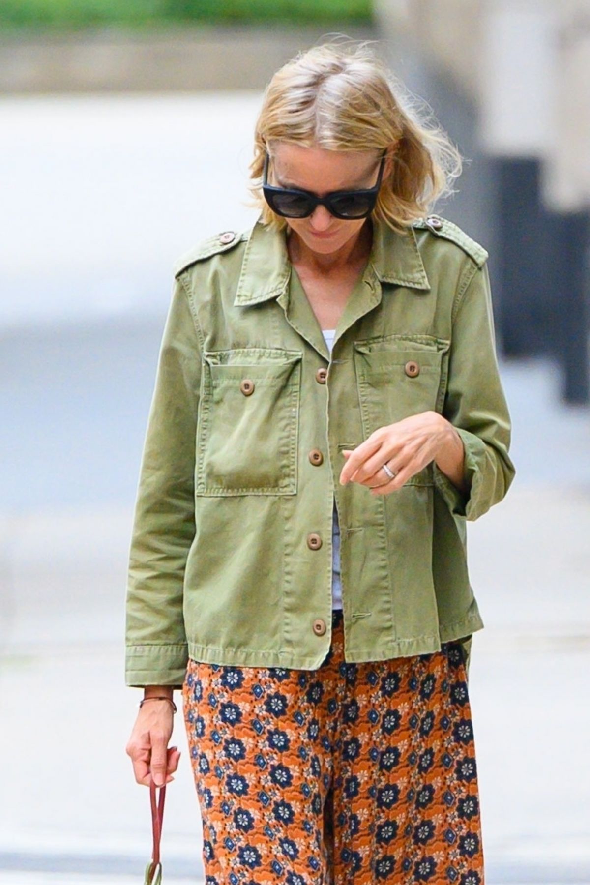 Naomi Watts Out and About with Her Dog in New York 09/08/2023