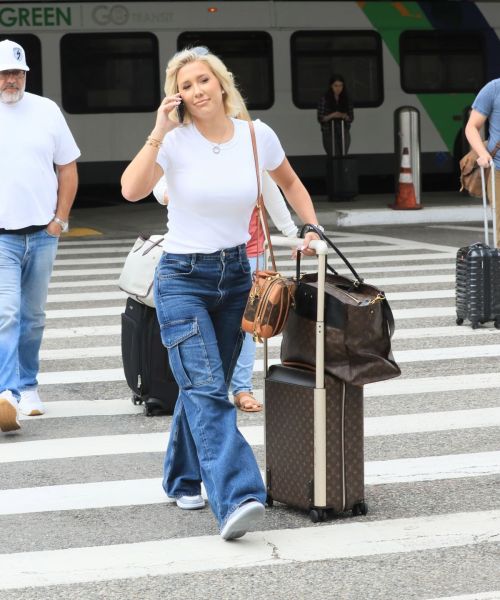 Savannah Chrisley Arrives at LAX Airport 09/07/2023 1