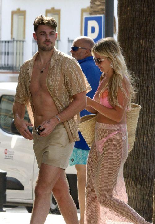 Tasha Ghouri basks in the sun in a stunning bikini on holiday in Marbella on 08/11/2023 4