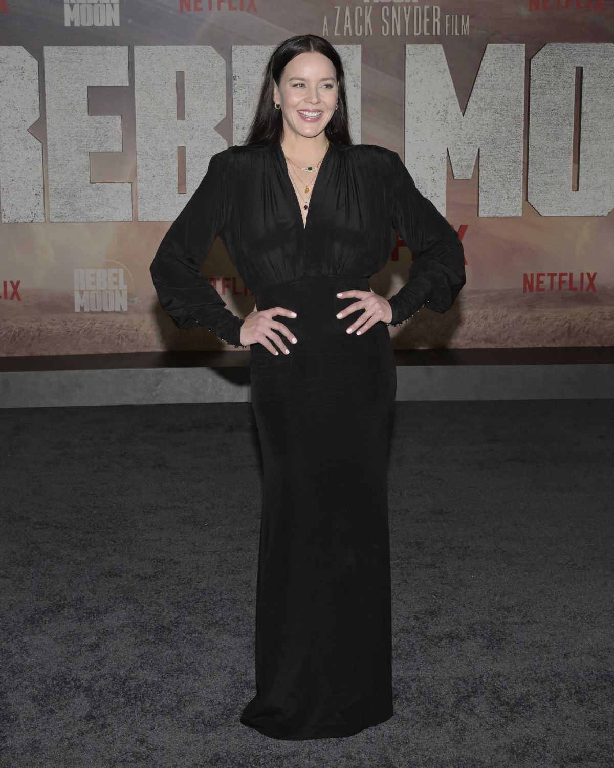Abbie Cornish attends at Rebel Moon – Part One: A Child of Fire Premiere in Los Angeles 2