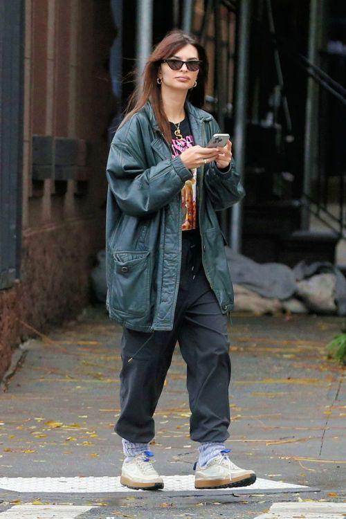 Emily Ratajkowski in custom tee on NYC coffee run 2