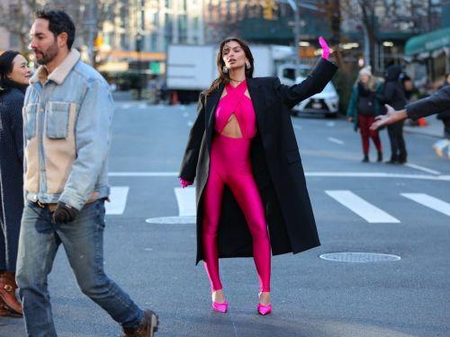 Emily Ratajkowski in Pink for Maybelline Ad in Manhattan 1
