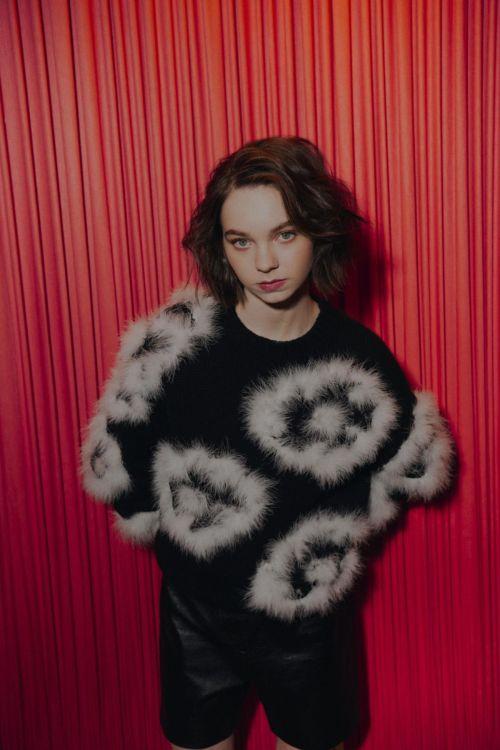 Emma Myers 1883 Magazine December 2023 Photoshoot 9