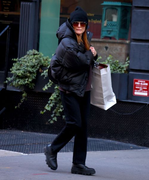 Julianne Moore New York Shopping Spree in Winter Wear
