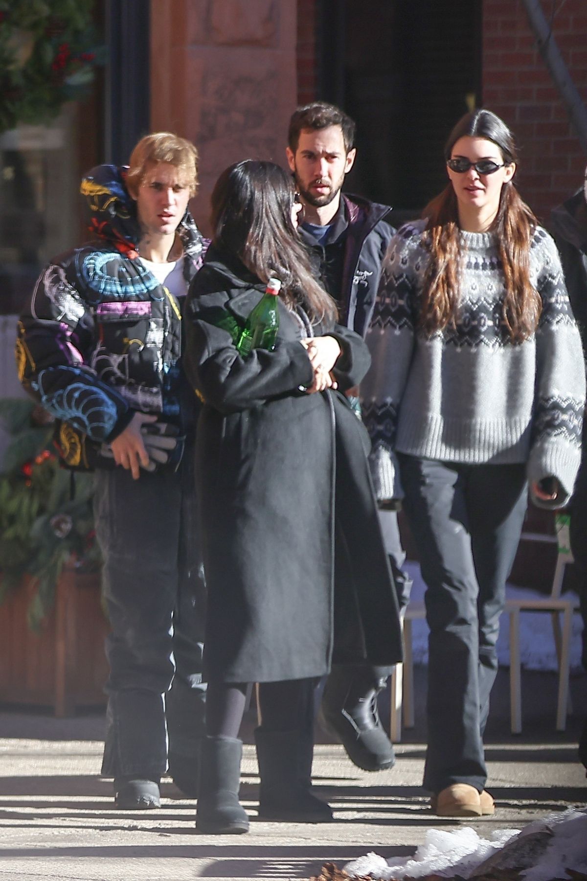 Kendall Jenner, Hailey & Justin Bieber Hang Out in Aspen