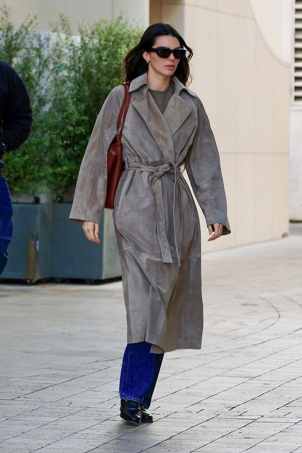 Kendall Jenner rocks stylish overcoat in Beverly Hills 3