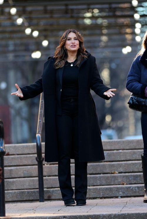 Mariska Hargitay from the Set of Law and Order: SVU in Manhattan, December 2023 2