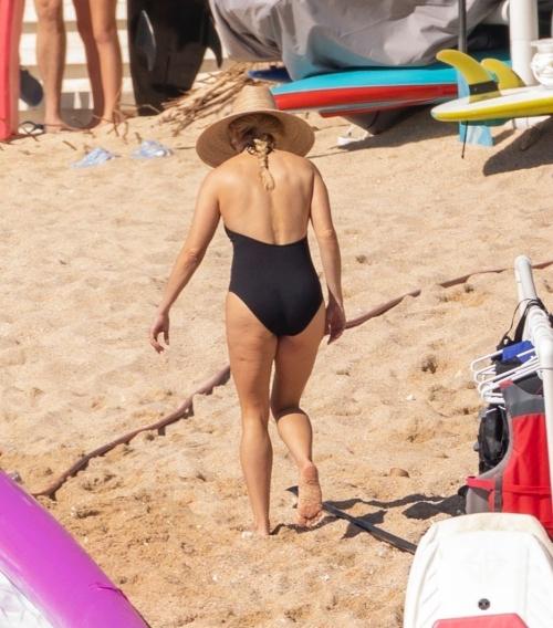 Reese Witherspoon Riding Water Bikes in Cabo San Lucas 4