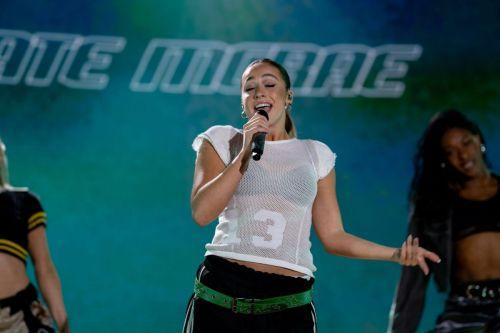 Tate McRae Electrifying Today Show Performance - New York 3