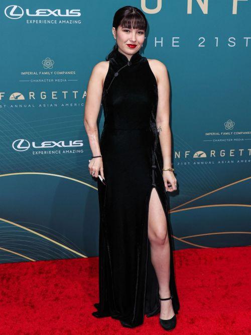 Wren Lee Keasler Stuns in Black Split Dress at 21st Unforgettable Gala 2023 2