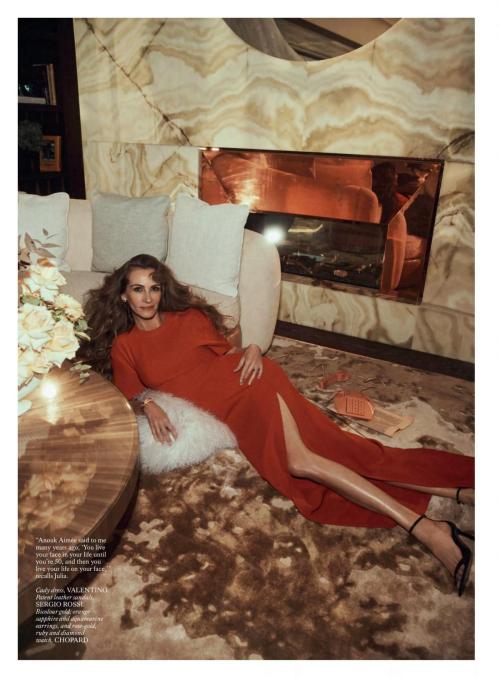 Julia Roberts in UK Vogue, February 2024 4