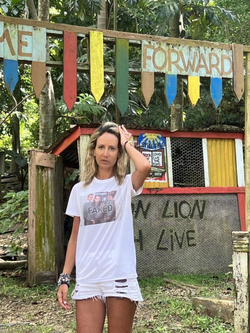 Lady Victoria Hervey at Porey Spring in Barbados, January 2024 6