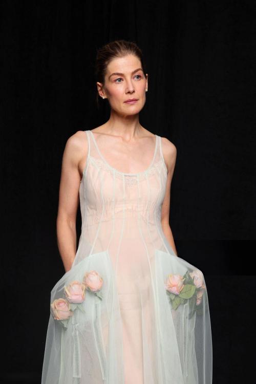 Rosamund Pike BAFTA Tea Party Portrait, January 2024 3