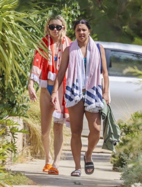 Samantha Kerr and Kristie Mewis in Bikinis at Perth Beach, December 2023 3