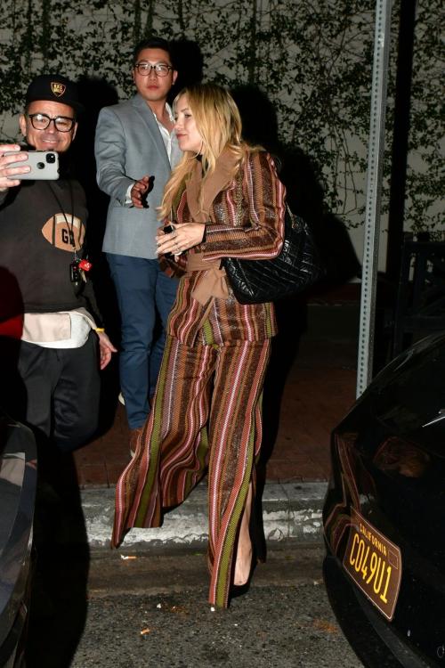 Kate Hudson Out for Dinner with Friends in Beverly Hills, February 2024 5