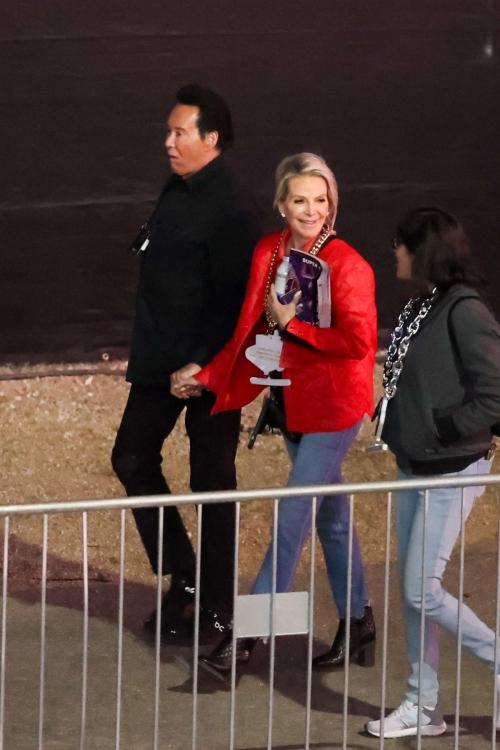 Kathleen McCrone Leaves Super Bowl LVIII in Las Vegas, February 2024 2