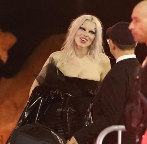 Julia Fox Leaves Vanity Fair Oscars Party, March 2024 5