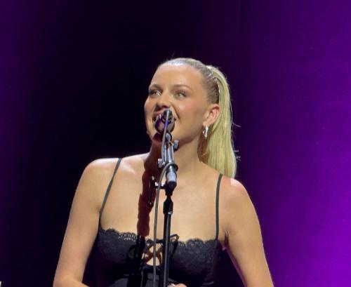Kelsea Ballerini Performs in Her Show in Brooklyn 6