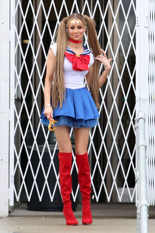 Olivia Attwood on Set of Getting Filthy Rich at Comic-Con London, March 2024 5