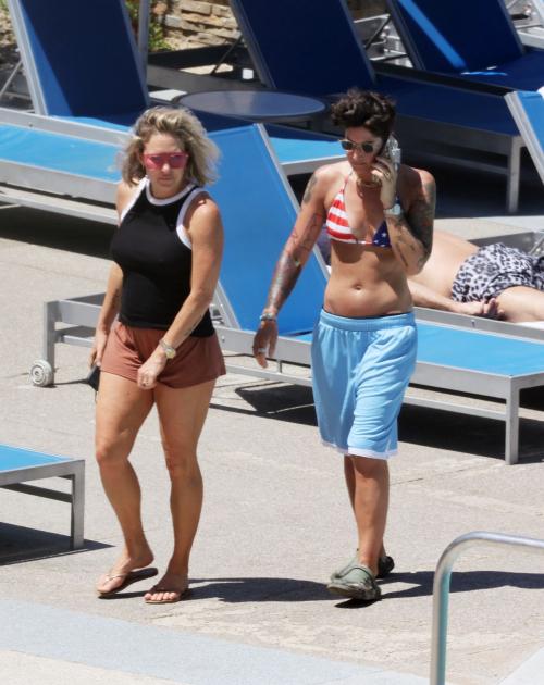 Braunwyn Windham Burke Vacationing with Jennifer Spinner in Palm Springs 1