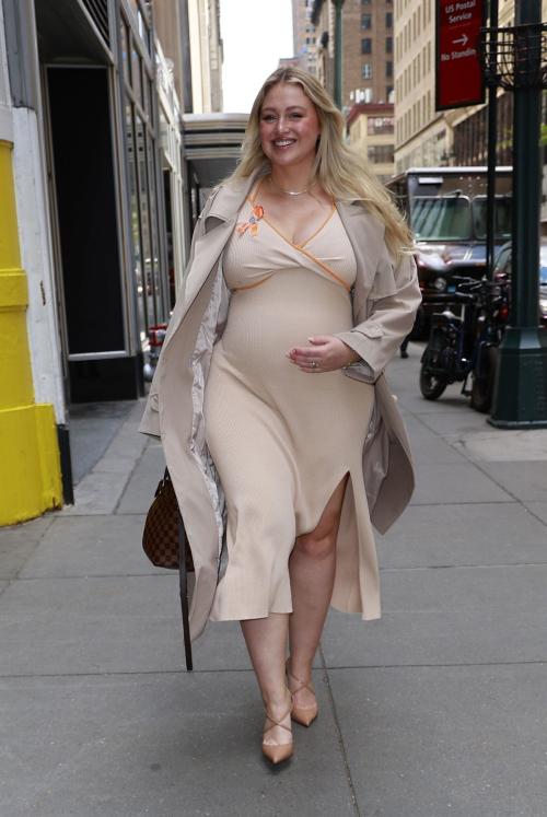Iskra Lawrence at National Infertility Awareness Week Event in New York 6