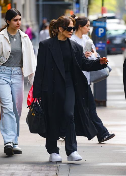 Jennifer Lopez Spotted Leaving Her Apartment in NYC 3