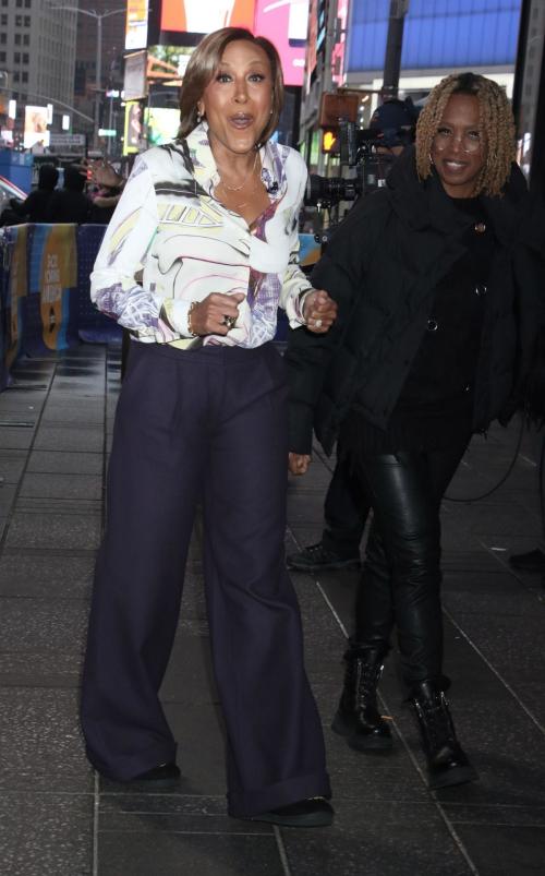 Robin Roberts Arrives at Good Morning America in New York 3