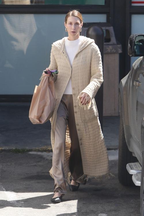 Whitney Port Caught on a Quick Stop at 7-Eleven in Los Angeles 3