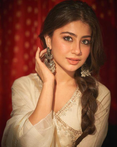 Aditi Bhatia shared portrait photoshoot pics on her Instagram