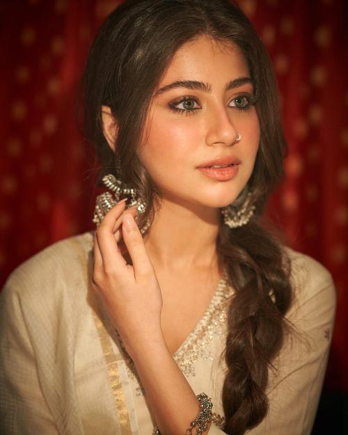 Aditi Bhatia shared portrait photoshoot pics on her Instagram 4