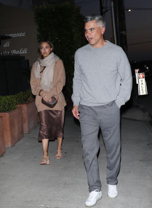 Jessica Alba and Cash Warren Celebrate 16th Wedding Anniversary in Los Angeles 5