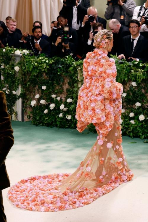Kelsea Ballerini at Met Gala Sleeping Beauties Celebration in New York 5