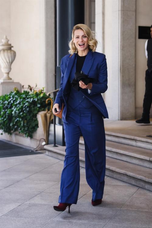 Michelle Hunziker Out for Lunch at Hotel Palazzo Parigi in Milan 5