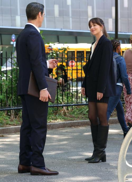 Dakota Johnson on the Set of Materialists in New York 4