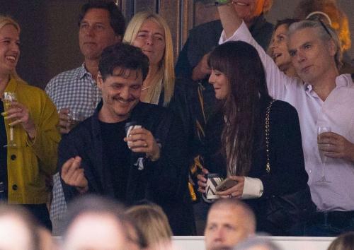 Dakota Johnson Stevie Nicks Hyde Park Show London 5