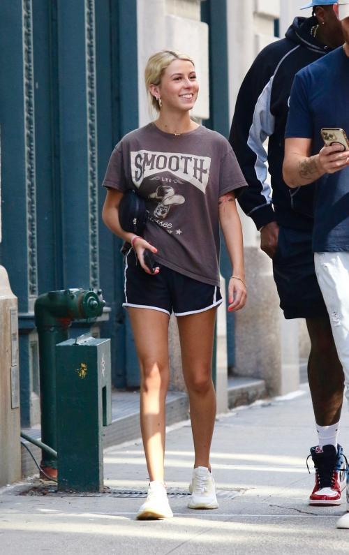 Hailey Welch aka Hawk Tuah Girl Shopping at a Lingerie Store New York 9
