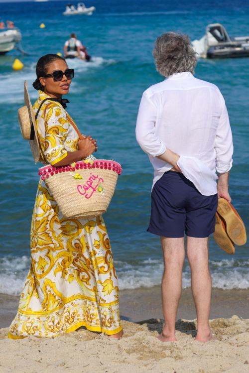 Emma Thynn Leaves Bagatelle Beach in Saint-Tropez 1