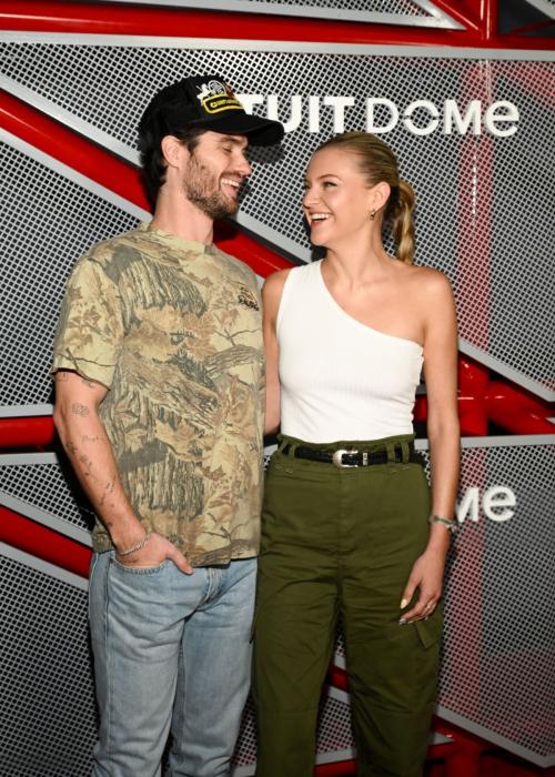 Kelsea Ballerini Inuit Dome Opening Night Los Angeles August 2024 1