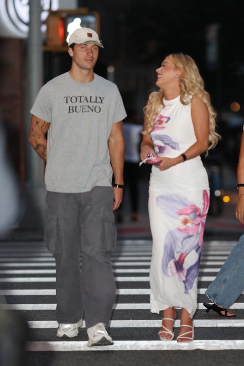 Nicole Jacky Olivia Walker and Kaylor Martin Arrive at Broken Shaker Bar in New York 2