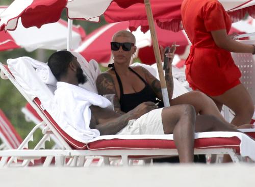 Amber Rose Enjoys a Beach Date in Miami 3