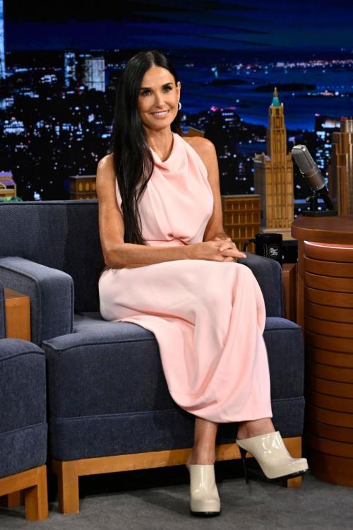 Demi Moore on Tonight Show Starring Jimmy Fallon 5