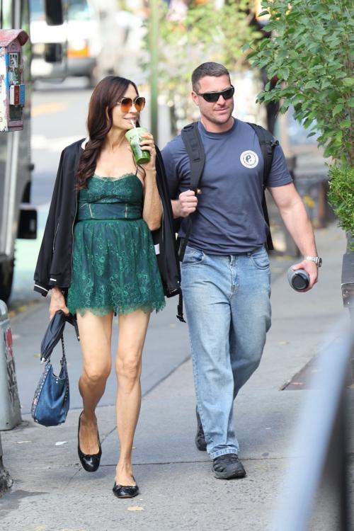 Famke Janssen and Ryan Faucett Out for a Smoothie in West Village 4