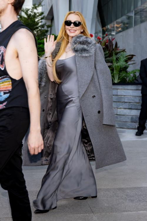 Lindsay Lohan Leaves Michael Kors Fashion Show New York 3
