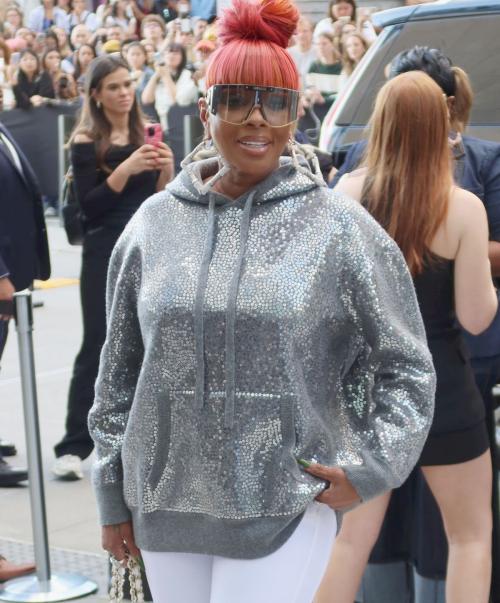 Mary J. Blige Arrives at Michael Kors Fashion Show New York 4