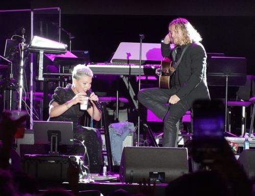 Pink Performs at Kevin Costner’s One805Live in Santa Barbara 3