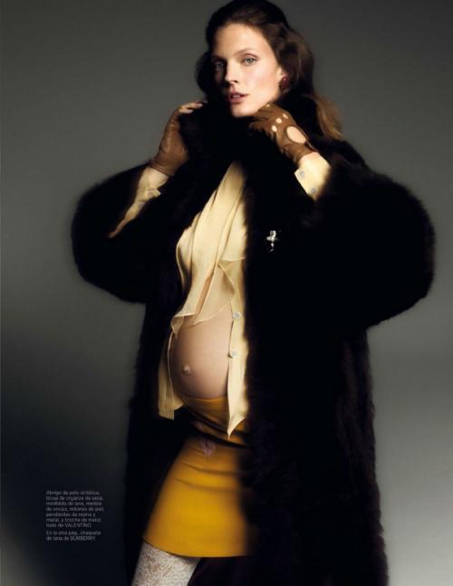 Constance Jablonski in Harper’s Bazaar Spain November 2024 2